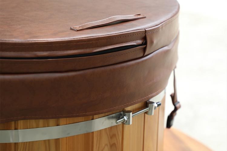 Outdoor Red Cedar Cold Plunge Tub with 304 Stainless Steel Liner