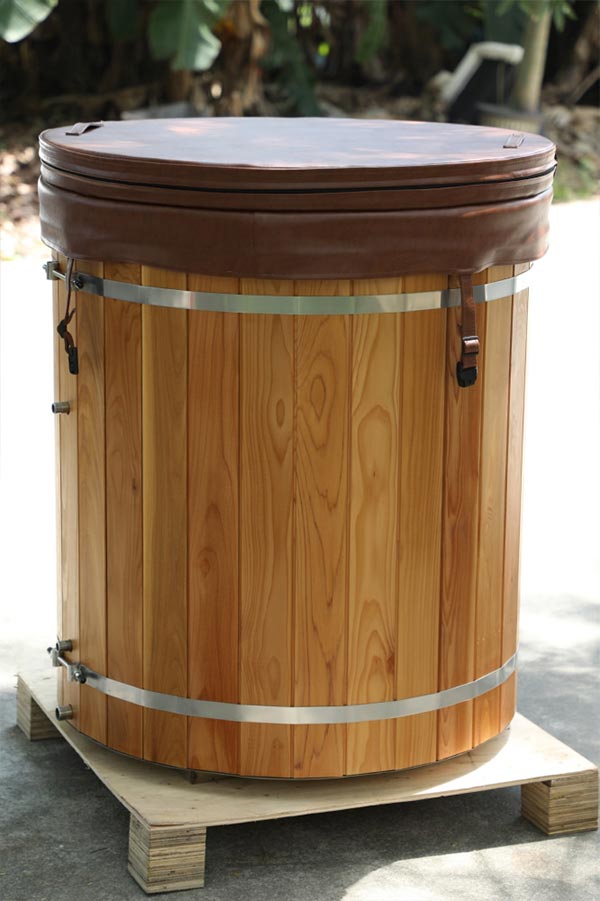Outdoor Red Cedar Cold Plunge Tub with 304 Stainless Steel Liner